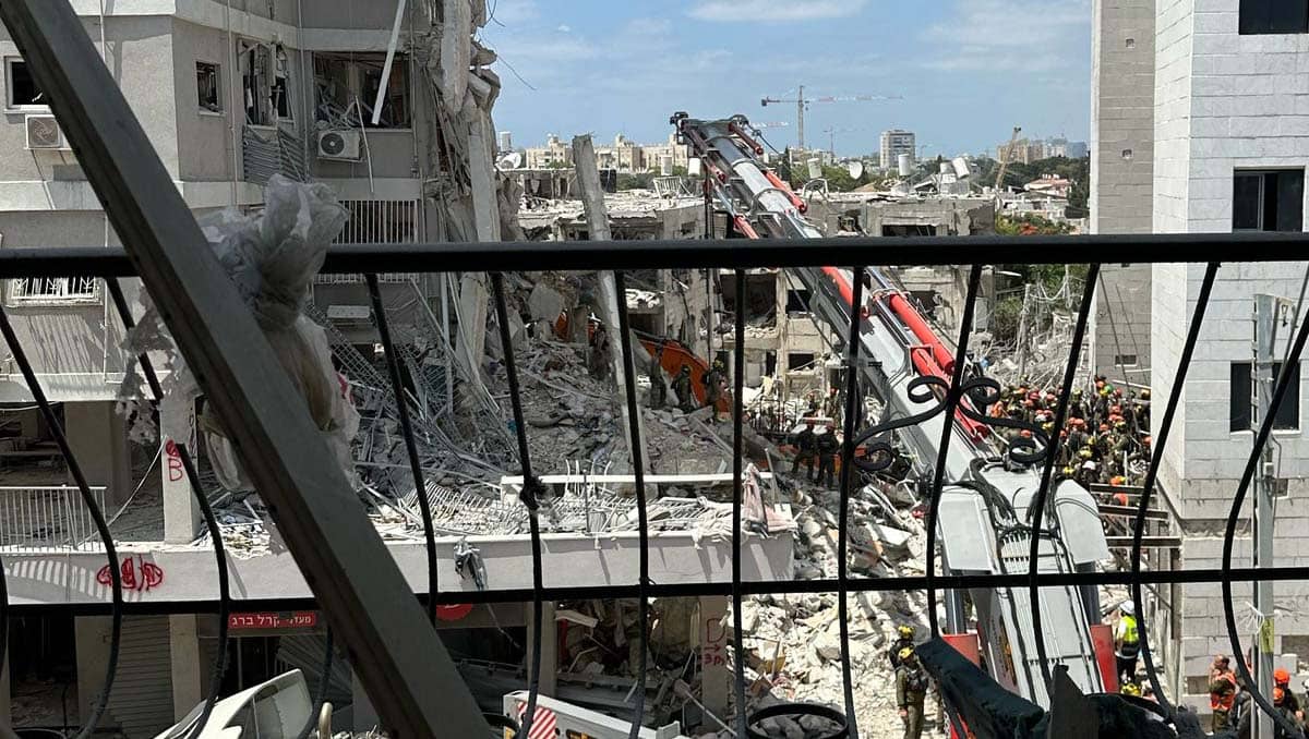 Photo of destruction in Tel Aviv, Israel, during conflict with Iran