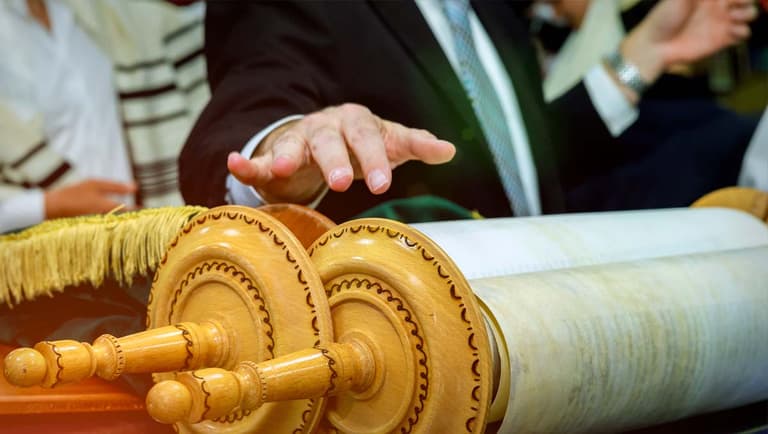 synagogue service
